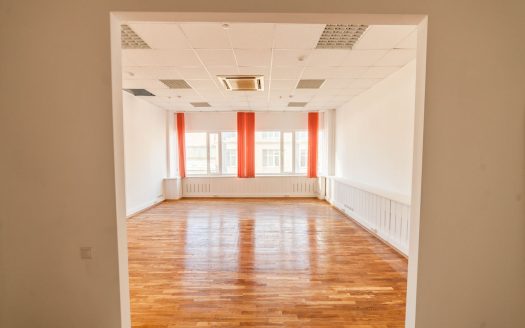 Бизнес центр «Лакки плюс» 383 м²