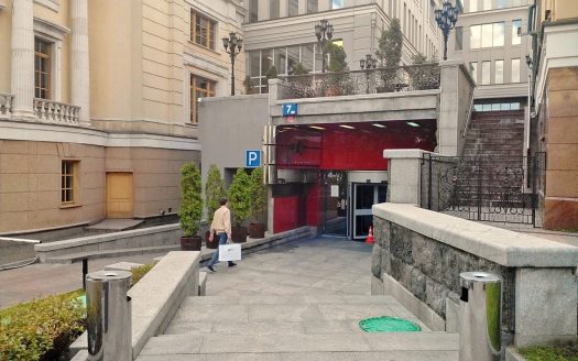 Деловой дом «Знаменка» 398 м²