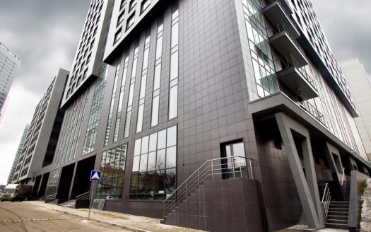 Ньютон Плаза