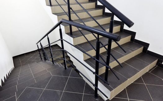 Ньютон Плаза